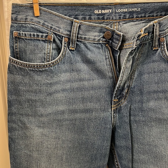 Old Navy loose fit jeans; 34x32 - Picture 2 of 4